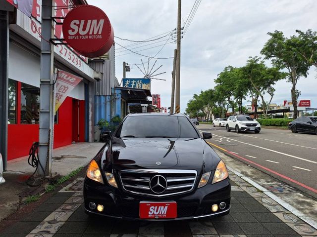 正2011 E220CDI 天窗 電動記憶真皮座椅 總代理全台唯一釋出 台中一手車 無事故 無泡水...歡迎鑑賞  第2張相片