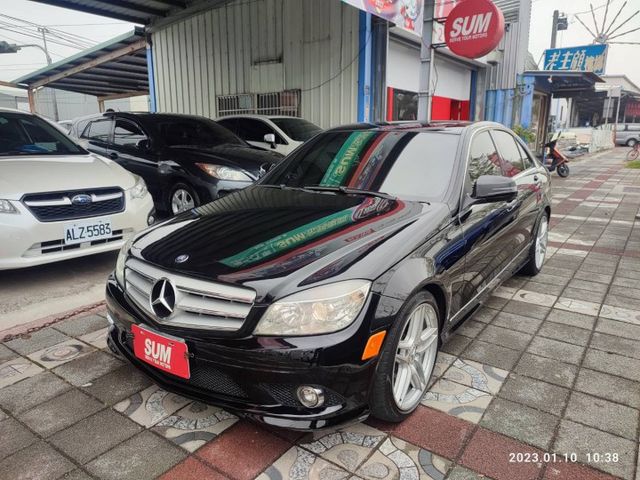 正2009 BENZ W204 C300 新上架只要28.8萬 輕鬆圓夢三芒星 入主賓士炙手可熱C-CLASS  第1張相片