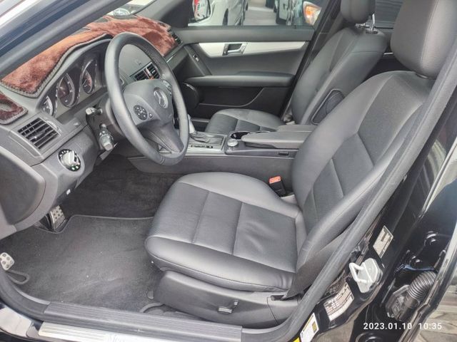 正2009 BENZ W204 C300 新上架只要28.8萬 輕鬆圓夢三芒星 入主賓士炙手可熱C-CLASS  第9張相片