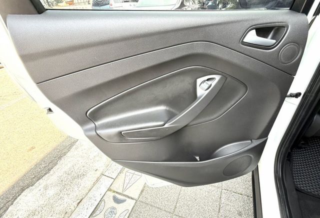 2019年 Ford Kuga  CP360型 1.5T 原鈑件 僅跑2萬公里 ACC 全景天窗 同級車最強 高配實用型  第18張相片