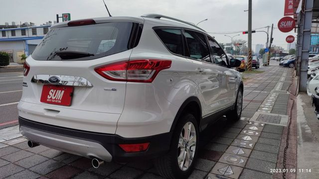 2015年FORD KUGA2.0旗艦版 新車價119.8萬 年前特惠價.挑戰全台最優.電動天窗.腳踢尾門...  第6張相片