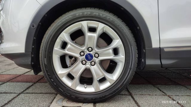 2015年FORD KUGA2.0旗艦版 新車價119.8萬 年前特惠價.挑戰全台最優.電動天窗.腳踢尾門...  第8張相片