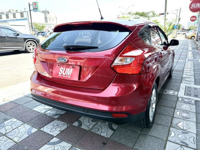 2013年 FORD Focus 5D 1.6 汽油時尚型 認證車 雙區恆溫 循跡防滑 空間大 高CP值的都會代步小車  第4張相片