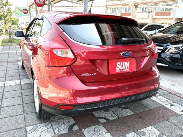 2013年 FORD Focus 5D 1.6 汽油時尚型 認證車 雙區恆溫 循跡防滑 空間大 高CP值的都會代步小車  第5張相片