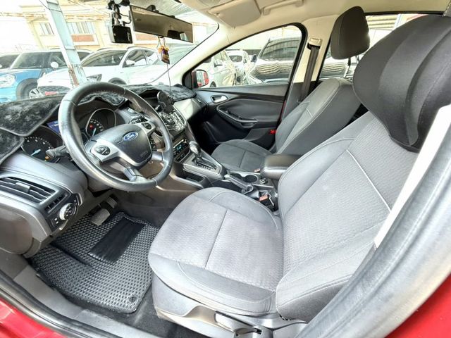 2013年 FORD Focus 5D 1.6 汽油時尚型 認證車 雙區恆溫 循跡防滑 空間大 高CP值的都會代步小車  第13張相片