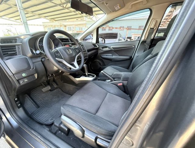 2015年 Honda Fit 1.5 VTi-S 認證車 恆溫 換檔撥片 定速 影音 都會靈巧代步小車  第13張相片