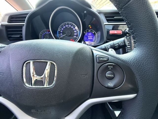 2015年 Honda Fit 1.5 VTi-S 認證車 恆溫 換檔撥片 定速 影音 都會靈巧代步小車  第16張相片