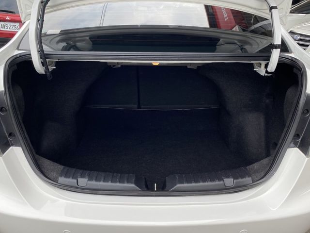 2016年 Luxgen  S3  1.6L 尊爵型 原鈑件 環景 定速 恆溫  倒車顯影 舒適安全 小資族首選代步款  第8張相片