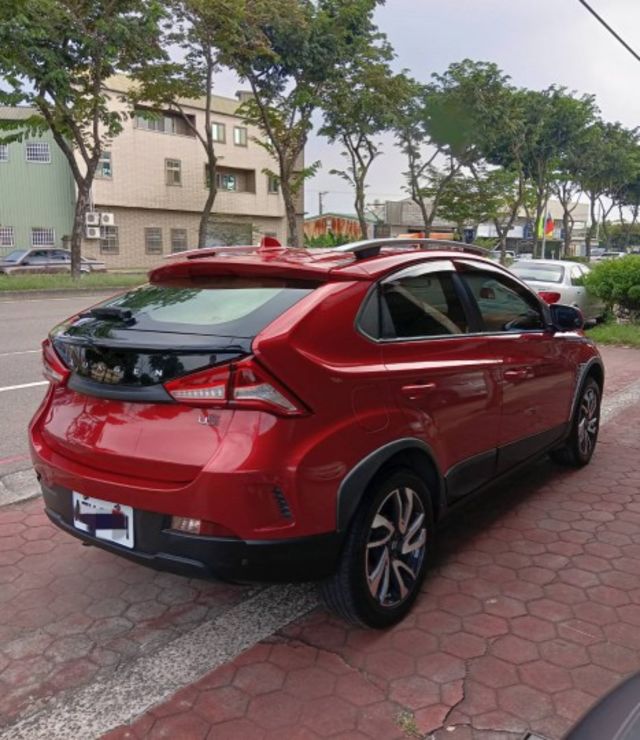 2018年 Luxgen U5 1.6 360環景旗艦 Hi-Fi版 原鈑件 恆溫空調 自動停車 靚麗亮眼跨界小休旅  第5張相片