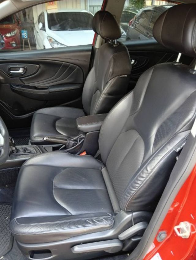 2018年 Luxgen U5 1.6 360環景旗艦 Hi-Fi版 原鈑件 恆溫空調 自動停車 靚麗亮眼跨界小休旅  第9張相片