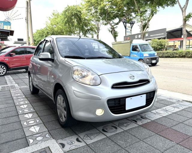 2018年 Nissan March 1.5 旗艦版 低里程 僅跑4萬公里 恆溫 I-Key 電折 都市通勤日常代步小車  第3張相片