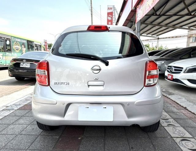 2018年 Nissan March 1.5 旗艦版 低里程 僅跑4萬公里 恆溫 I-Key 電折 都市通勤日常代步小車  第6張相片