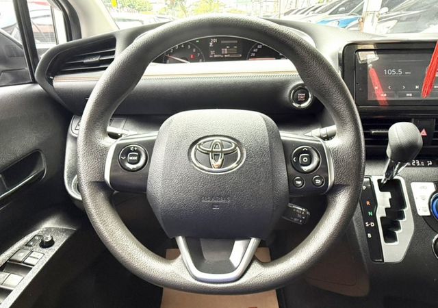 2022年 Toyota Sienta 5人座 1.8 豪華+版 原鈑件 I-Key 恆溫 電動側滑門 國產跨界休旅車  第11張相片
