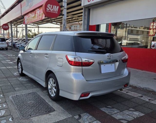 2009年 Toyota Wish 2.0 J版 正7人座 原鈑件 恆溫 定速 霧燈 冷氣冷 車況好 空間大 耐開又保值  第3張相片