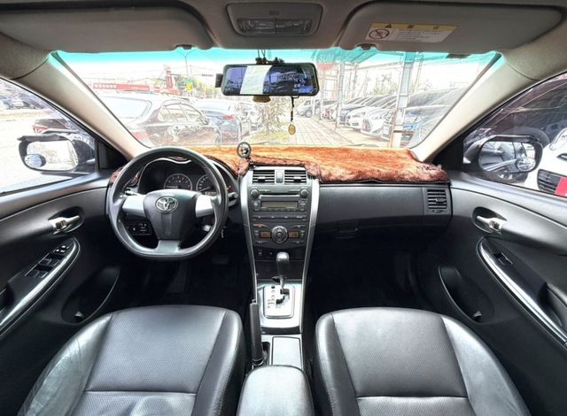 2013年 Toyota Altis 1.8 E版 原鈑件 恆溫空調 定速 倒車顯影 好保養 車況優  通勤 代步最實用  第12張相片