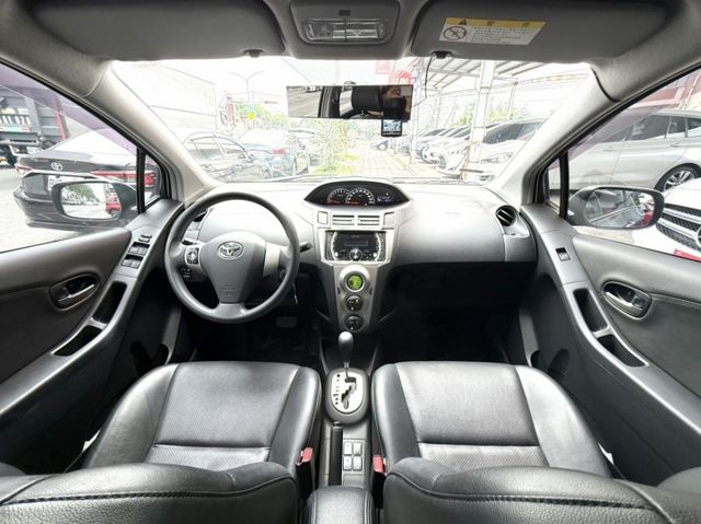 2013年 Toyota Yaris 1.5 G版 小鴨 原鈑件 恆溫 電折後視鏡 頭燈水平調整 經典耐用好代步小車首選  第14張相片