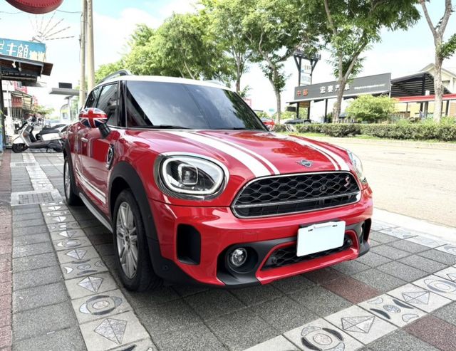 2023年式 MINI Countryman Cooper S 2.0 原鈑件 僅跑1.6萬  帥氣有型 英倫鋼砲小休旅  第3張相片