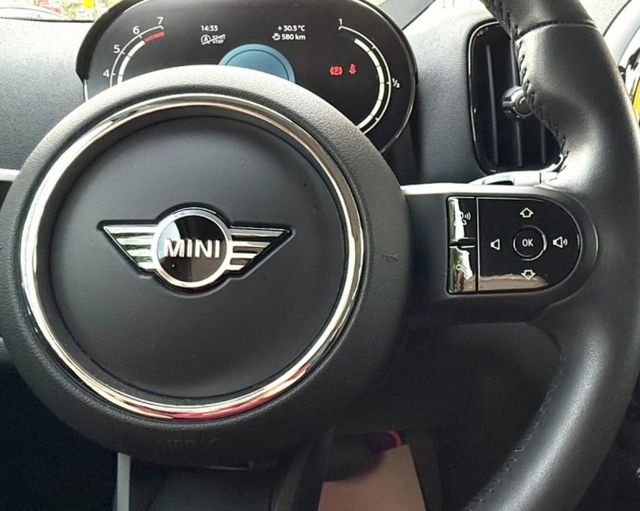 2023年式 MINI Countryman Cooper S 2.0 原鈑件 僅跑1.6萬  帥氣有型 英倫鋼砲小休旅  第16張相片
