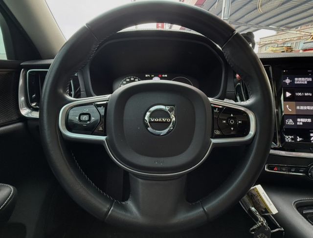 2021年 VOLVO V60 T8 inscription 2.0 油電混合 原鈑件 北歐經典質感簡約風性能轎式旅行車  第11張相片