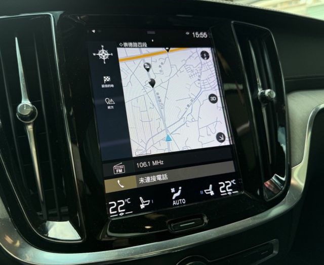 2021年 VOLVO V60 T8 inscription 2.0 油電混合 原鈑件 北歐經典質感簡約風性能轎式旅行車  第19張相片