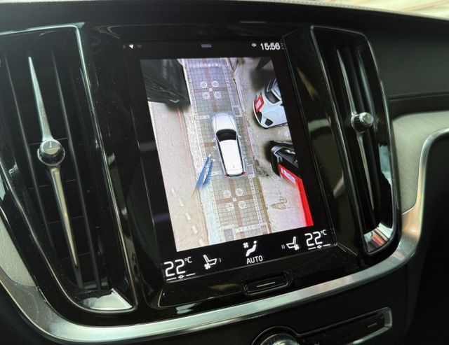 2021年 VOLVO V60 T8 inscription 2.0 油電混合 原鈑件 北歐經典質感簡約風性能轎式旅行車  第20張相片