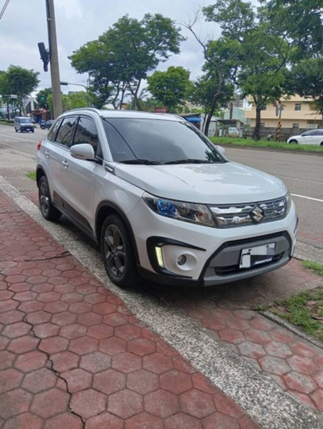 2016年 Suzuki Vitara GLX 1.6 僅跑5萬公里 恆溫  I-Key 定速 日系SUV城市型小休旅  第3張相片