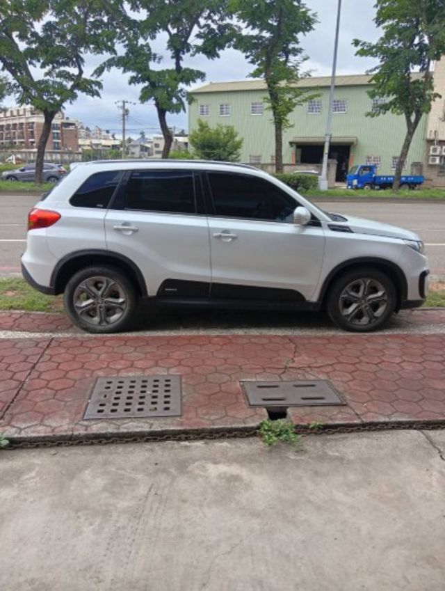 2016年 Suzuki Vitara GLX 1.6 僅跑5萬公里 恆溫  I-Key 定速 日系SUV城市型小休旅  第7張相片