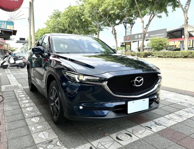 2017年 Mazda CX-5(NEW) SKY-G 2WD 頂級型 雙區恆溫 電動椅 兼顧質感 空間與安全的日系休旅  第3張相片