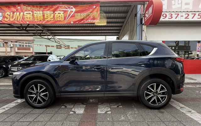 2017年 Mazda CX-5(NEW) SKY-G 2WD 頂級型 雙區恆溫 電動椅 兼顧質感 空間與安全的日系休旅  第9張相片