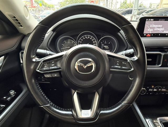 2017年 Mazda CX-5(NEW) SKY-G 2WD 頂級型 雙區恆溫 電動椅 兼顧質感 空間與安全的日系休旅  第11張相片