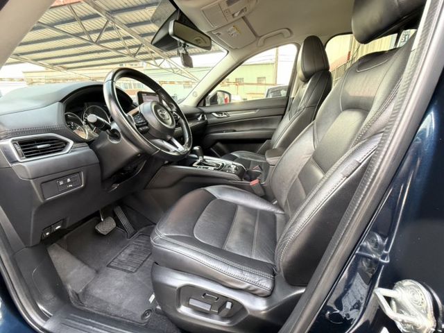2017年 Mazda CX-5(NEW) SKY-G 2WD 頂級型 雙區恆溫 電動椅 兼顧質感 空間與安全的日系休旅  第13張相片