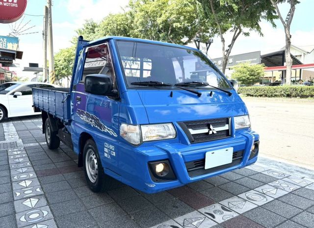 2016年 中華 三菱 得利卡 2.4 手排貨車 原鈑件 僅跑7萬公里 耐操 耐載 耐用 這就是頭家最愛的得利卡  第3張相片