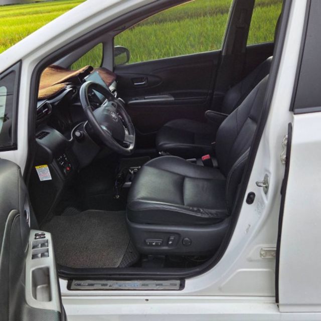 2012年 Toyota Wish 頂級E-HI版 7人座 原鈑件 電動座椅 定速 恆溫  I-Key 經典休旅王者  第9張相片
