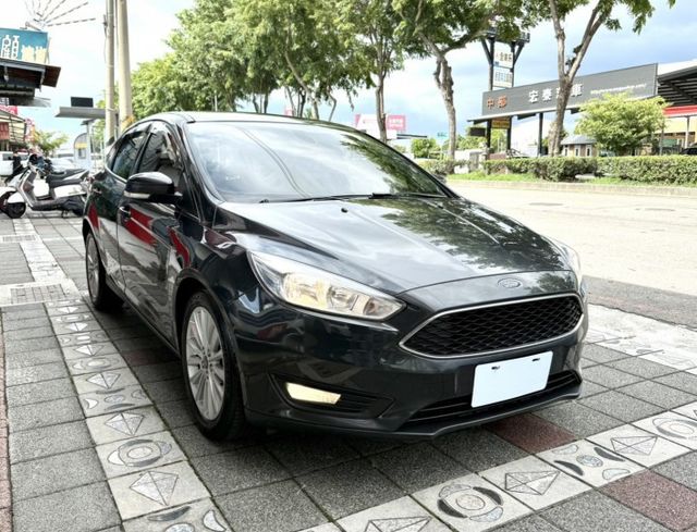 2017年 Ford Focus 5D 1.5T 汽油時尚型 原鈑件 里程8萬 渦輪引擎 定速 靈活好開 駕馭樂趣滿分  第3張相片