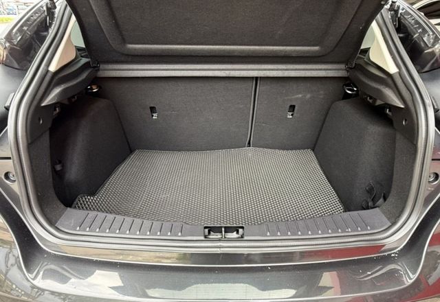 2017年 Ford Focus 5D 1.5T 汽油時尚型 原鈑件 里程8萬 渦輪引擎 定速 靈活好開 駕馭樂趣滿分  第8張相片