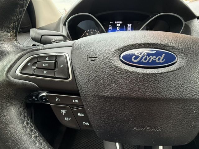 2017年 Ford Focus 5D 1.5T 汽油時尚型 原鈑件 里程8萬 渦輪引擎 定速 靈活好開 駕馭樂趣滿分  第15張相片