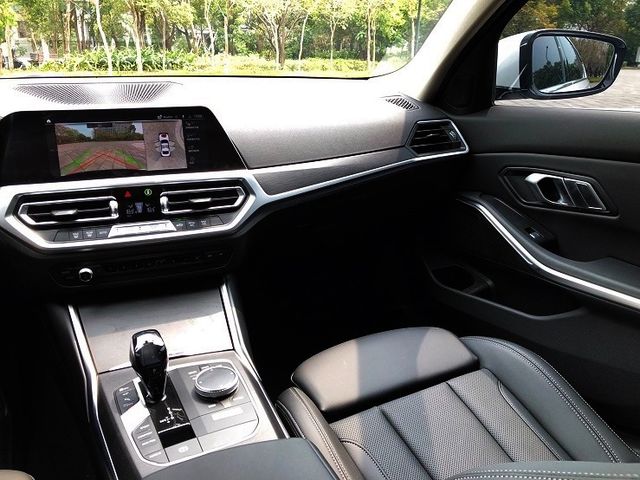 BMW寶馬 318I LUXURY  第14張相片
