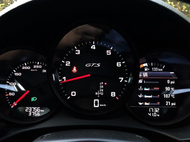 PORSCHE保時捷 CAYMAN  第8張相片