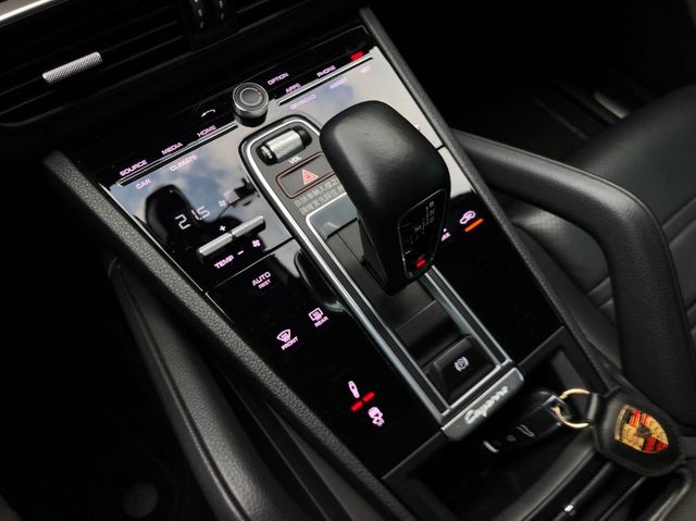 PORSCHE保時捷 CAYENNE  第16張相片