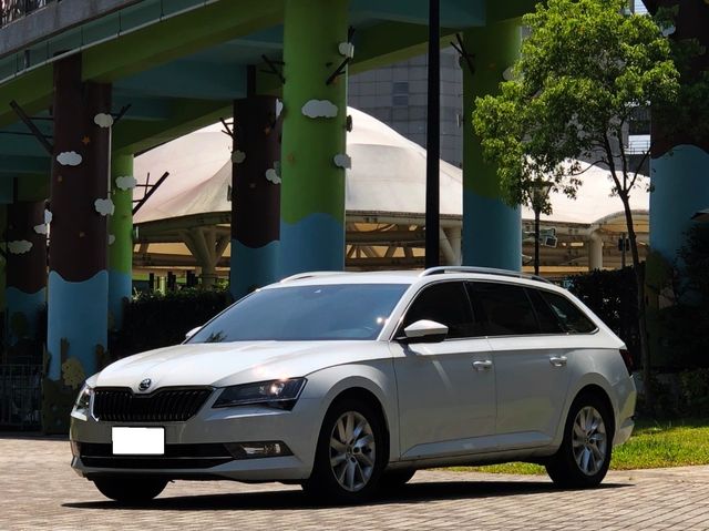 SKODA司科達 SUPERB COMBI  第1張相片