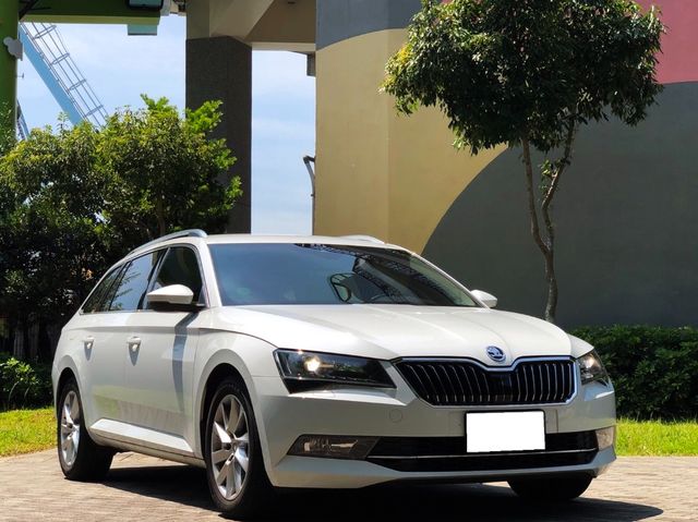 SKODA司科達 SUPERB COMBI  第2張相片