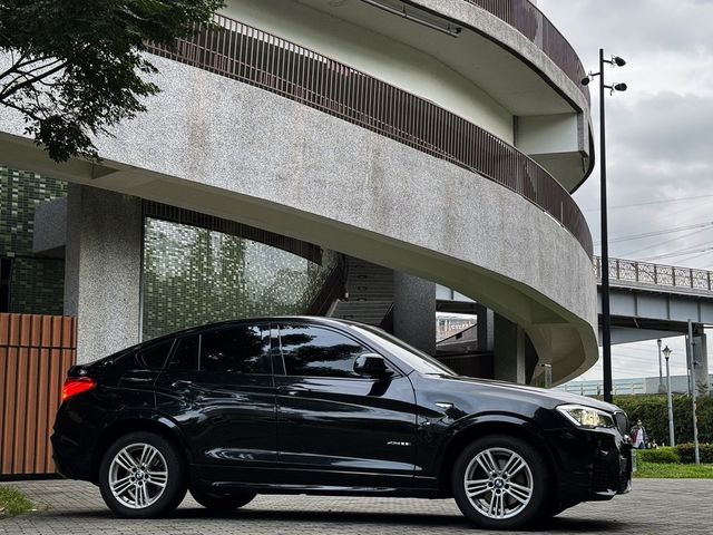 BMW寶馬 X4 XDRIVE28I  第2張相片