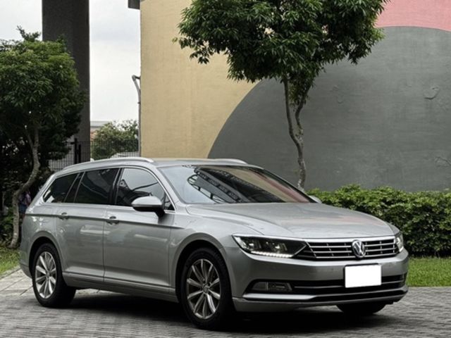 VOLKSWAGEN福斯 PASSAT VARIANT  第2張相片