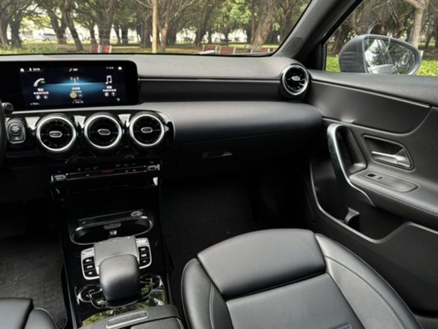 M-BENZ賓士 A200  第10張相片
