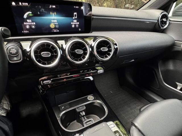 M-BENZ賓士 A200  第12張相片