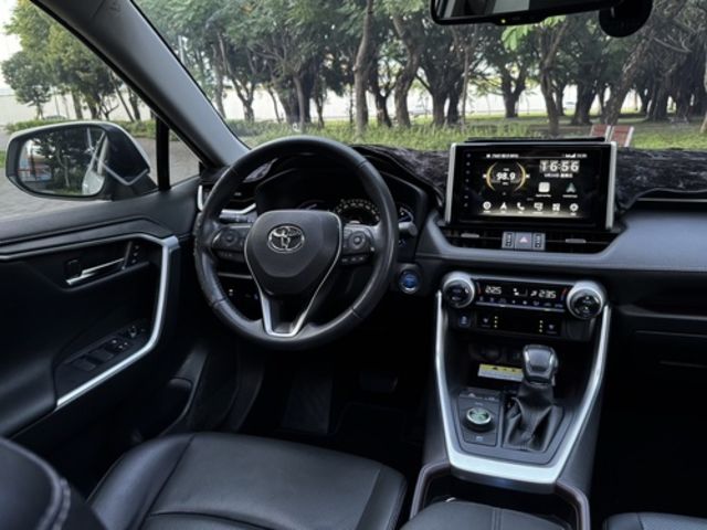 TOYOTA豐田 RAV4  第9張相片