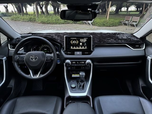 TOYOTA豐田 RAV4  第10張相片
