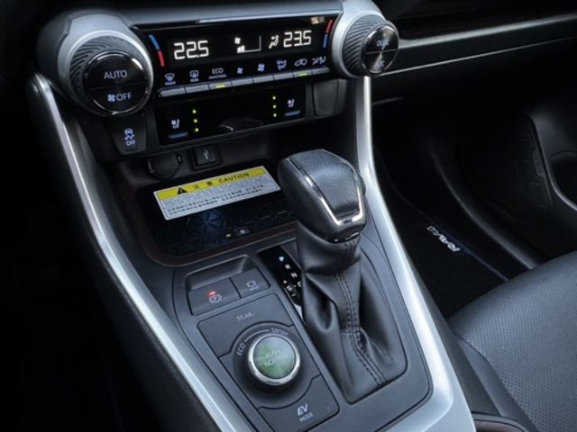 TOYOTA豐田 RAV4  第14張相片
