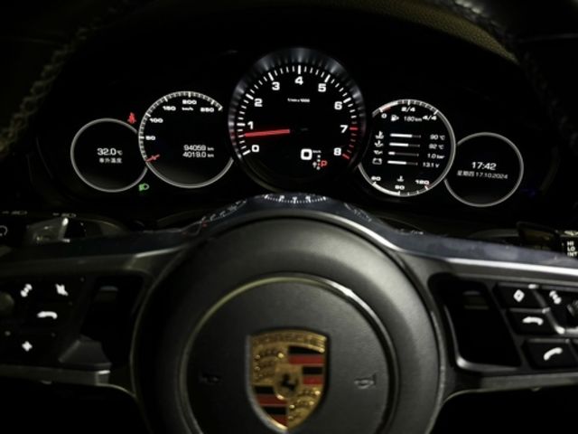 PORSCHE保時捷 CAYENNE  第13張相片