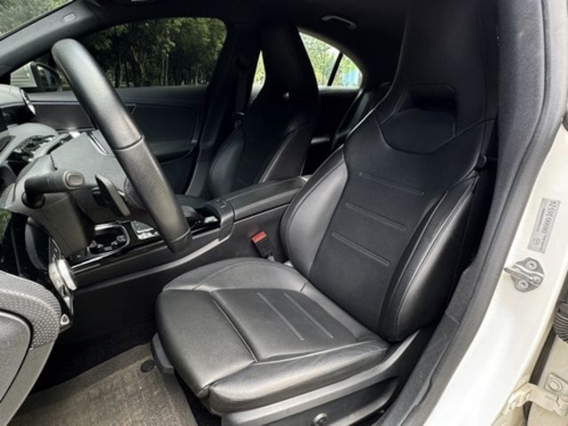 M-BENZ賓士 CLA200  第7張相片